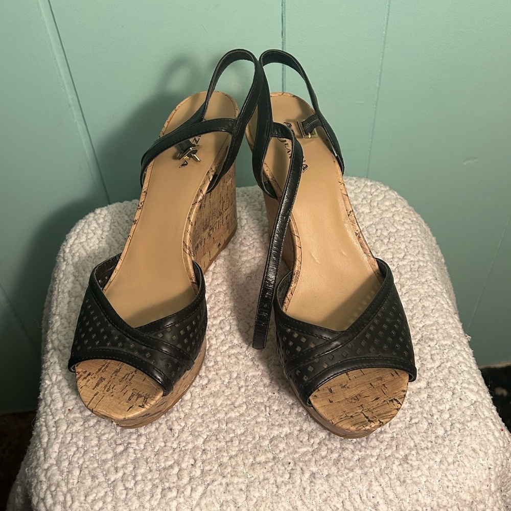 Arizona Jean Co Black Wedge Heel
